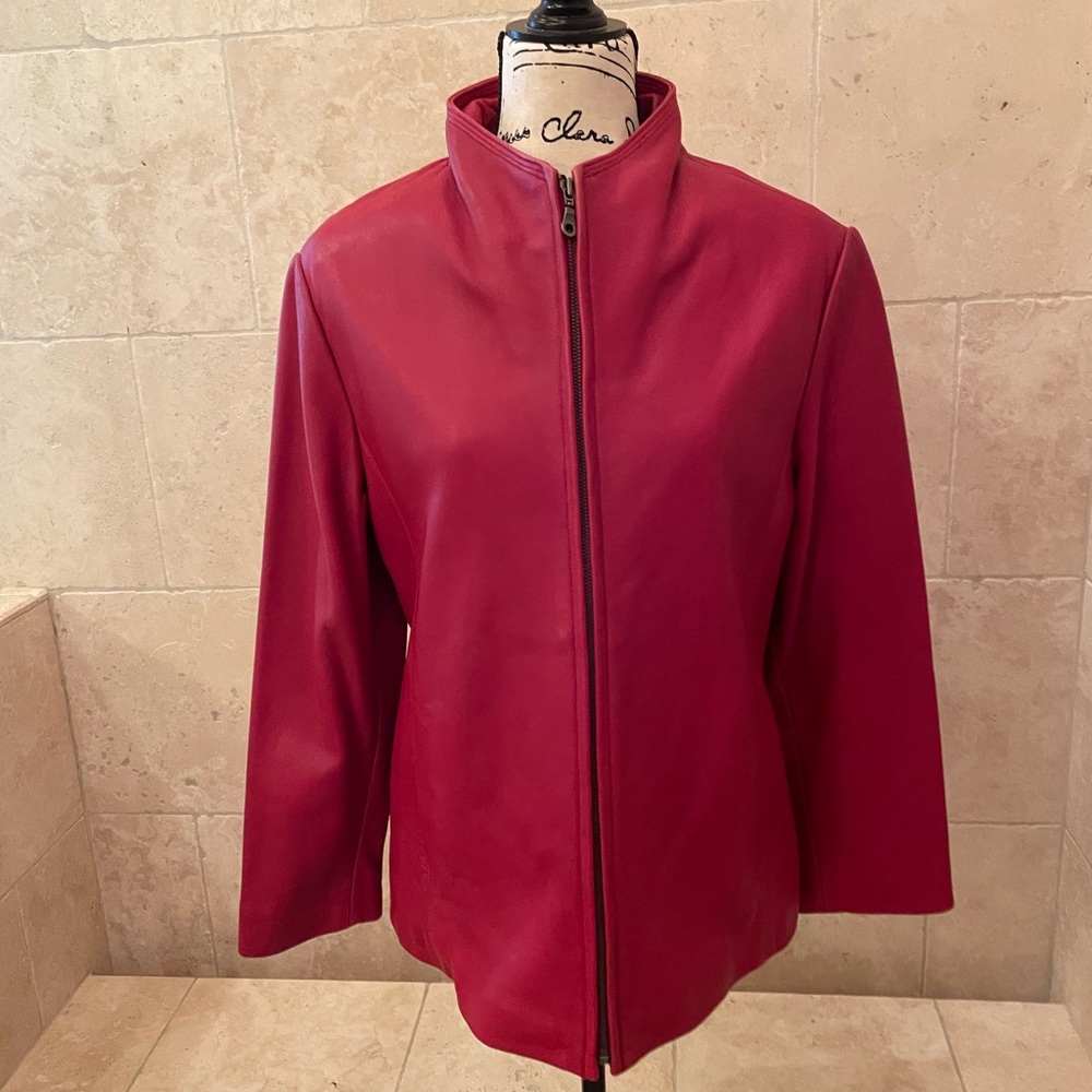 BEAUTIFUL RED LEATHER JACKET THAT REEKS OF CLASS DONE RIGHT!
